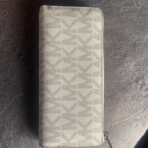 MK pocketbook - Picture 3 of 6